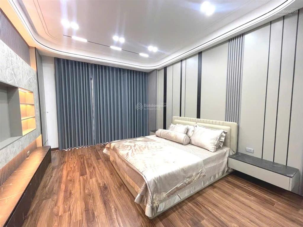 Nhà phố trạm  long biên, 15.7 tỷ 52m2 8t, thang máy, gara ô tô, full nội thất, cổ linh, hồng tiến