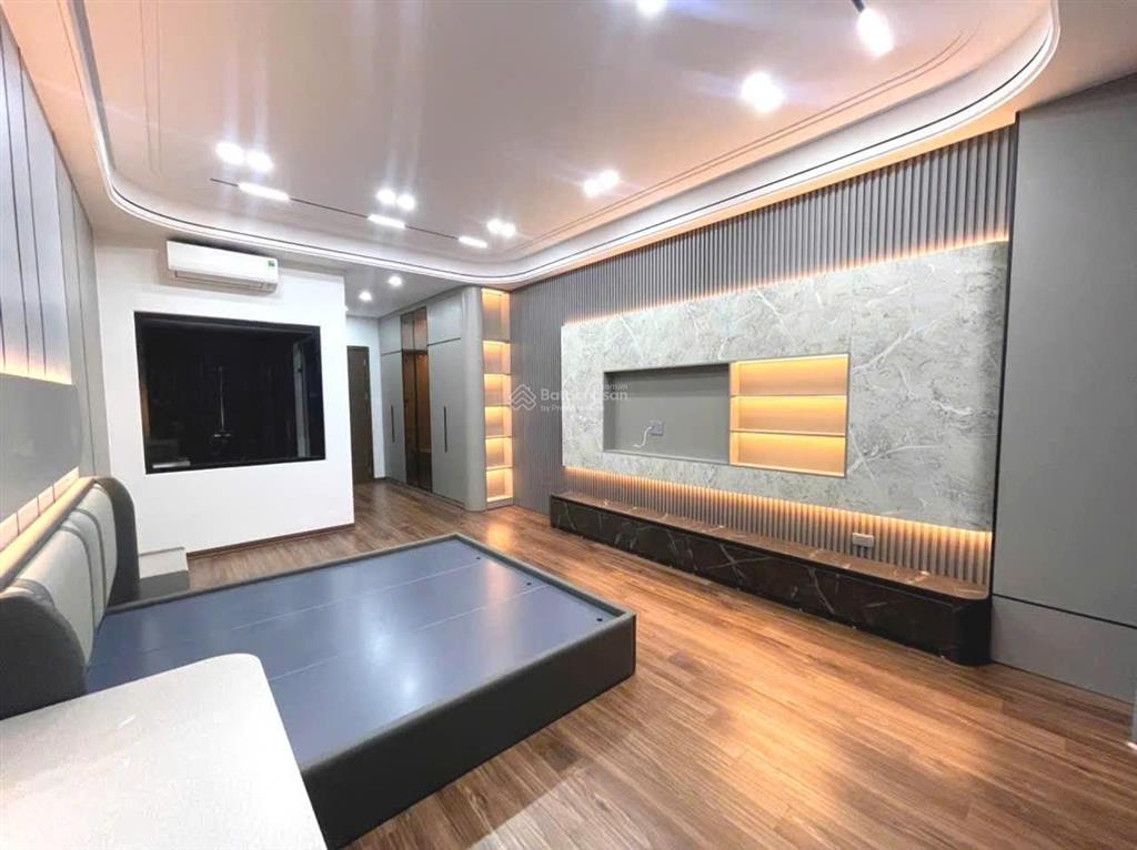 Nhà phố trạm  long biên, 15.7 tỷ 52m2 8t, thang máy, gara ô tô, full nội thất, cổ linh, hồng tiến