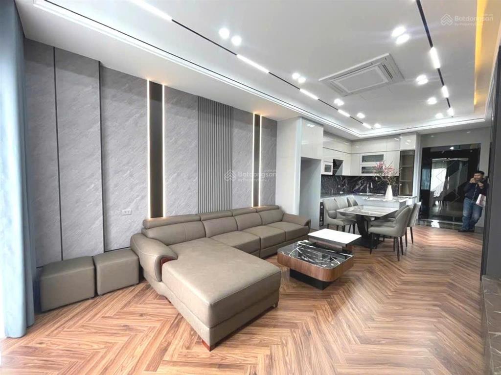 Nhà phố trạm  long biên, 15.7 tỷ 52m2 8t, thang máy, gara ô tô, full nội thất, cổ linh, hồng tiến