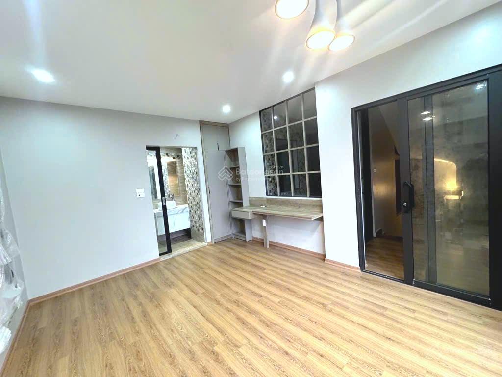 52m2, 5 tầng, 11.75 tỷ, 6 ngủ  nhà dân xây dựng chắc chắn, ô tô đỗ cửa