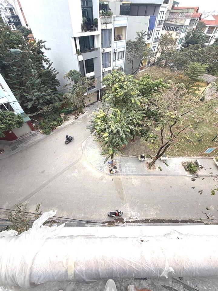 17.7 tỷ, phố cổ linh, căn góc, 6 tầng thang máy, ôtô tránh, full nội thất