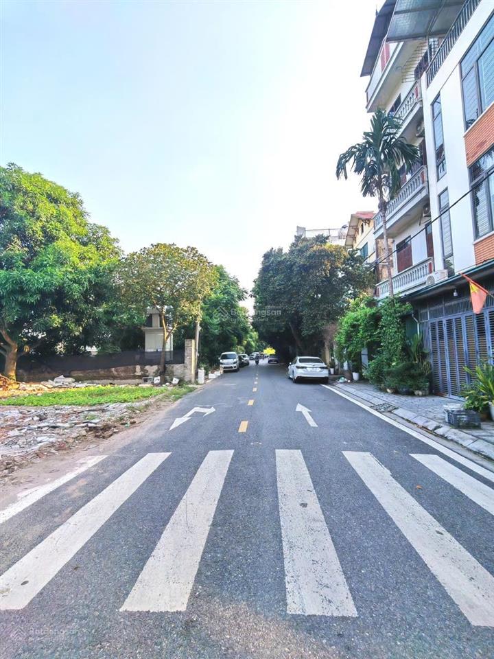 Tđc phố tư đìnhlong biên, 77m2, 23,8 tỉ, vỉa hè ô tô tránh kinh doanh, nở hậu