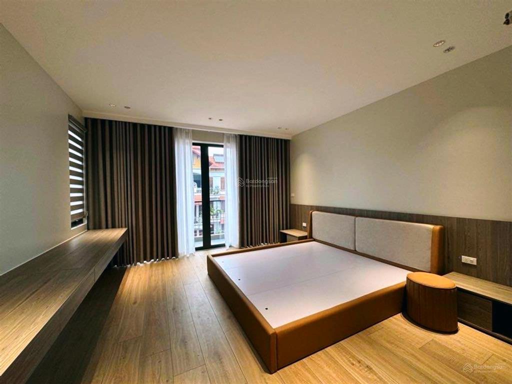 Sài đồng  long biên, 6 tầng thang máy, 54m2, mt 4.5m 15.x tỷ, căn góc, gara ô tô, full nội thất