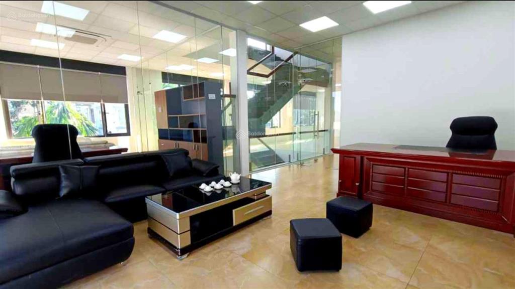Phố việt hưng, 320m2, mặt tiền 12.2m, 59.8 tỷ, biệt thự 3 tầng