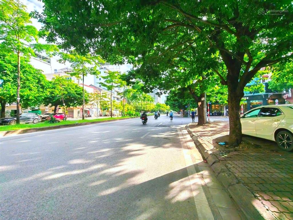 22,4 tỷ, 79m2, lô nhà góc 3 thoáng, mt 8m, chu huy mân, đường ôtô thông
