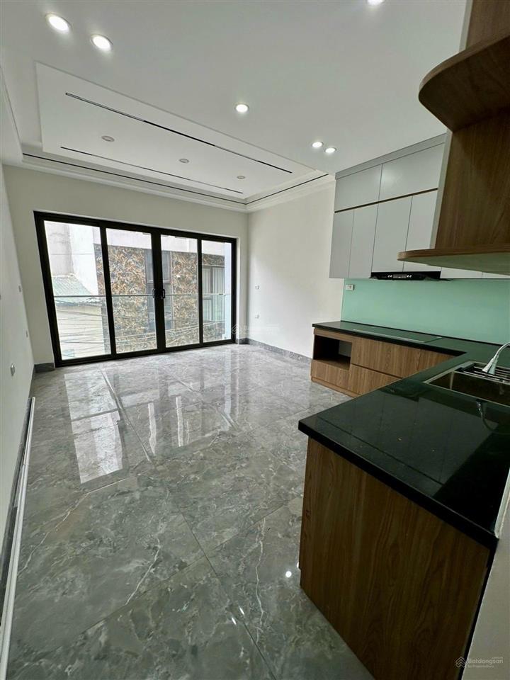 Nhà mới phúc lợi, 40m2, 10,8 tỷ, 6 tầng thang máy, gara ô tô
