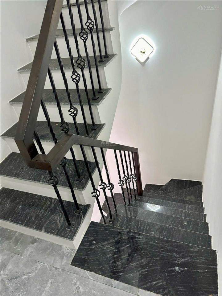Nhà mới phúc lợi, 40m2, 10,8 tỷ, 6 tầng thang máy, gara ô tô
