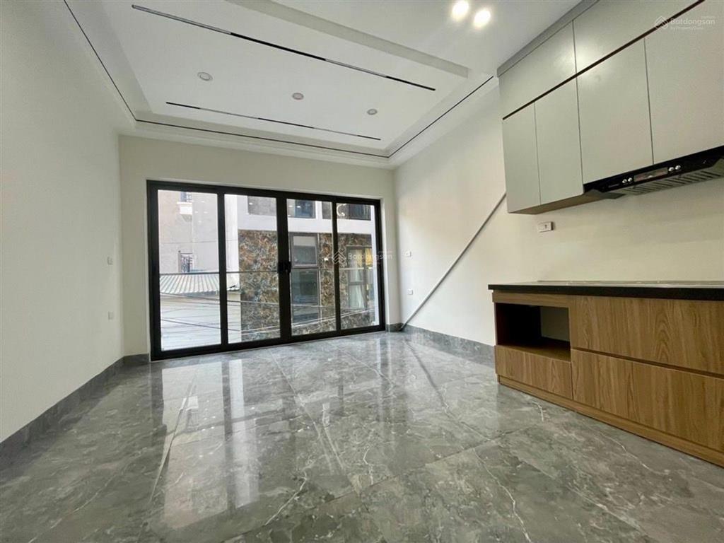Nhà mới phúc lợi, 40m2, 10,8 tỷ, 6 tầng thang máy, gara ô tô