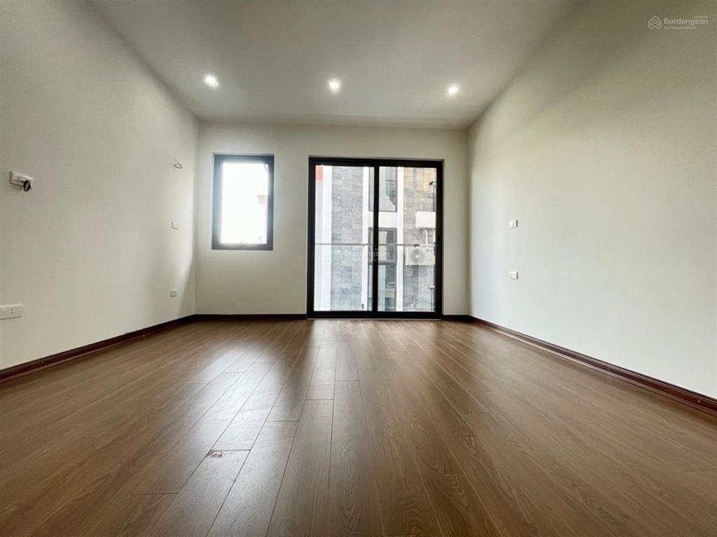 Nhà mới phúc lợi, 40m2, 10,8 tỷ, 6 tầng thang máy, gara ô tô