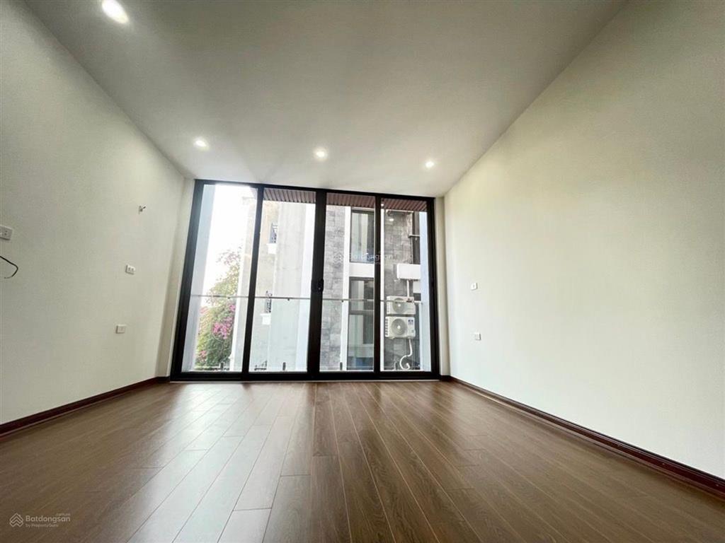 Nhà mới phúc lợi, 40m2, 10,8 tỷ, 6 tầng thang máy, gara ô tô