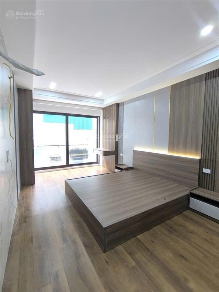 10,9 tỷ, nhà 6 tầng thang máy ô tô thông sài đồng