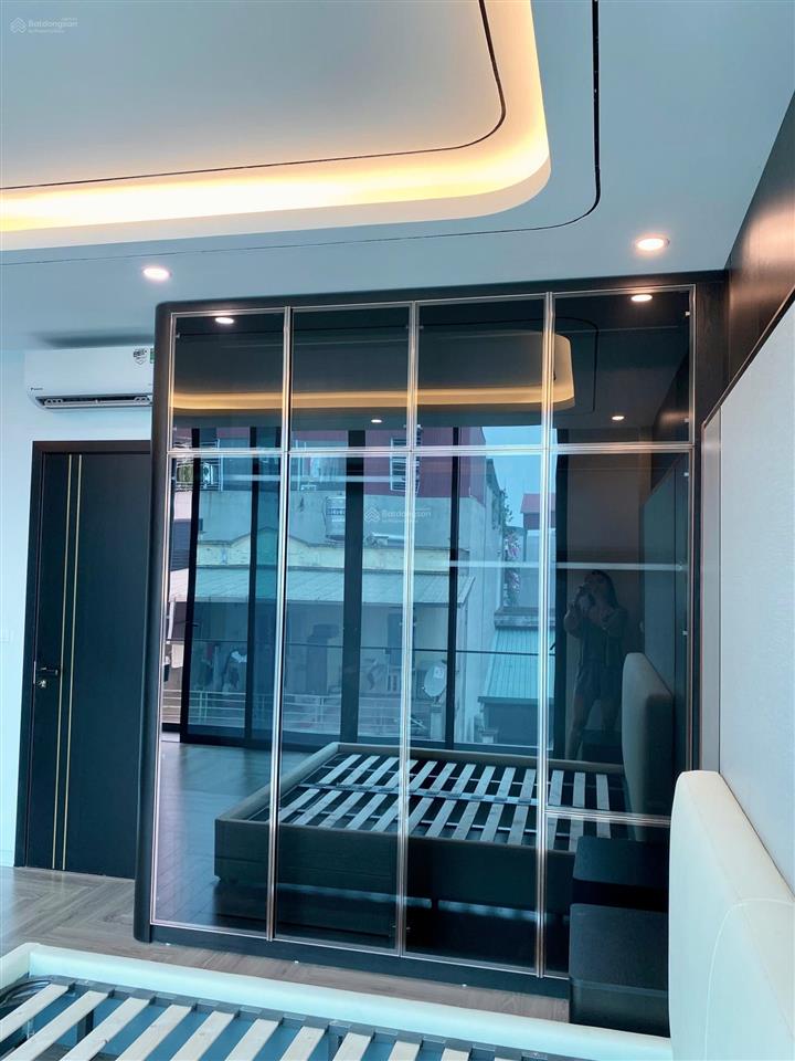 42m2, mặt tiền 6.1m, giá chào 11.9tỷ, 7 tầng thang máy, gara ôtô, full nội thất