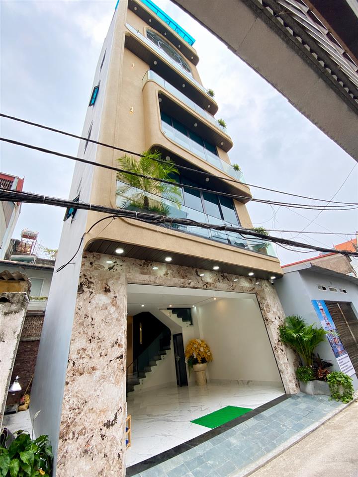 42m2, mặt tiền 6.1m, giá chào 11.9tỷ, 7 tầng thang máy, gara ôtô, full nội thất