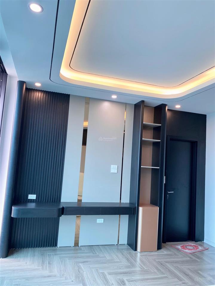 42m2, mặt tiền 6.1m, giá chào 11.9tỷ, 7 tầng thang máy, gara ôtô, full nội thất