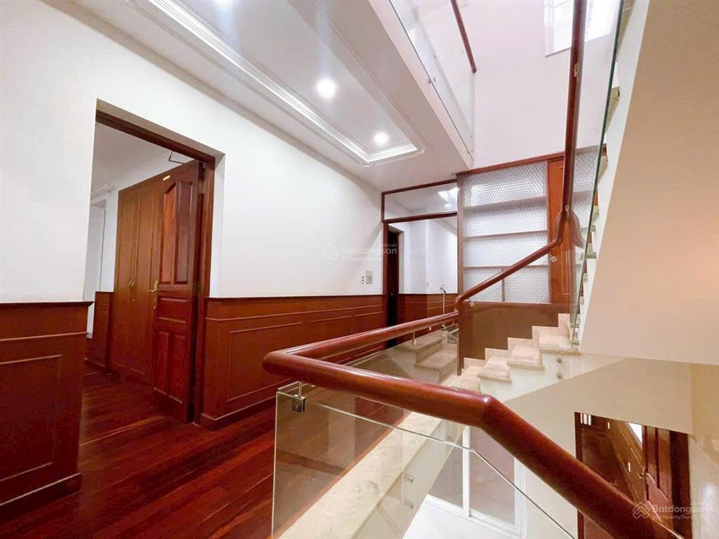 Mtkd lê thúc hoạch  q. tân phú 8x20 m  3.5 tấm giá 30 tỷ!