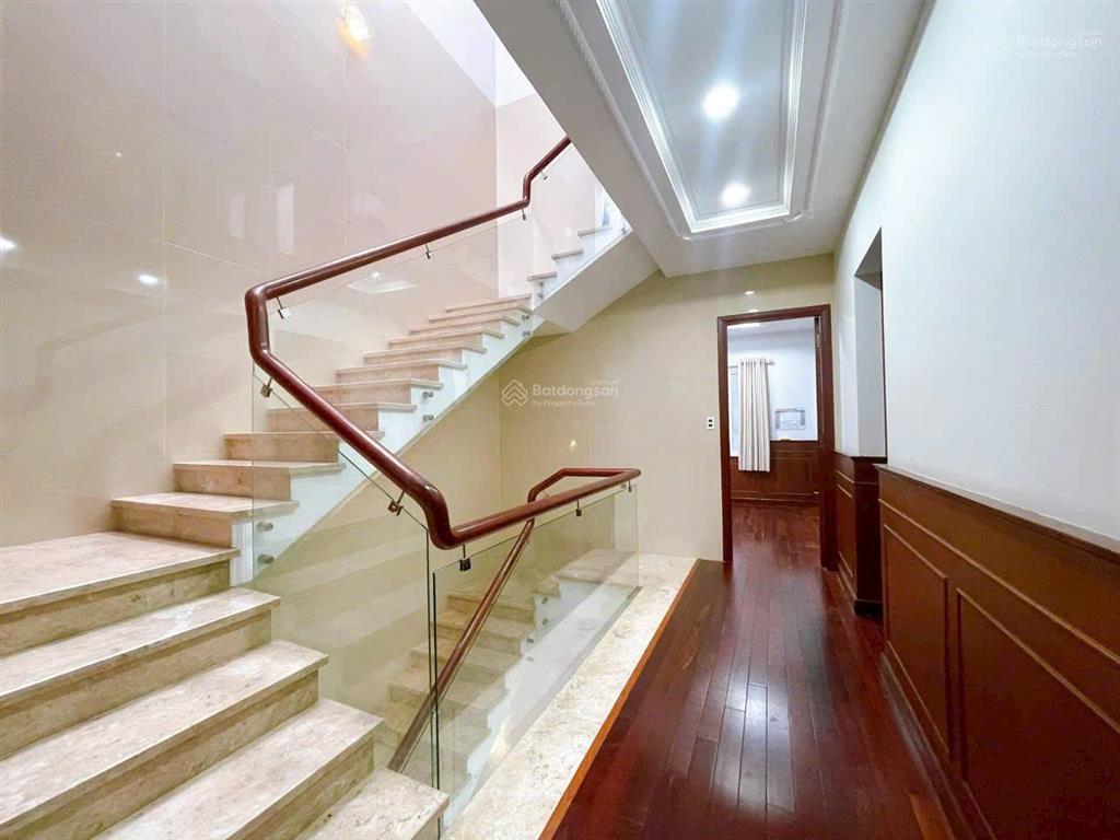 Mtkd lê thúc hoạch  q. tân phú 8x20 m  3.5 tấm giá 30 tỷ!