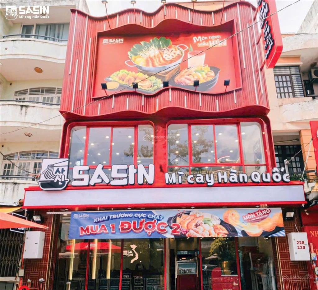 Nhà mặt tiền tân sơn nhì 8x25 m đúc 3 tấm giá 43,5 tỷ!