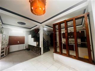 Chính chú nhà 3 lầu  ô tô đõ cửa  ngay kha vạn cân  f liinh trung