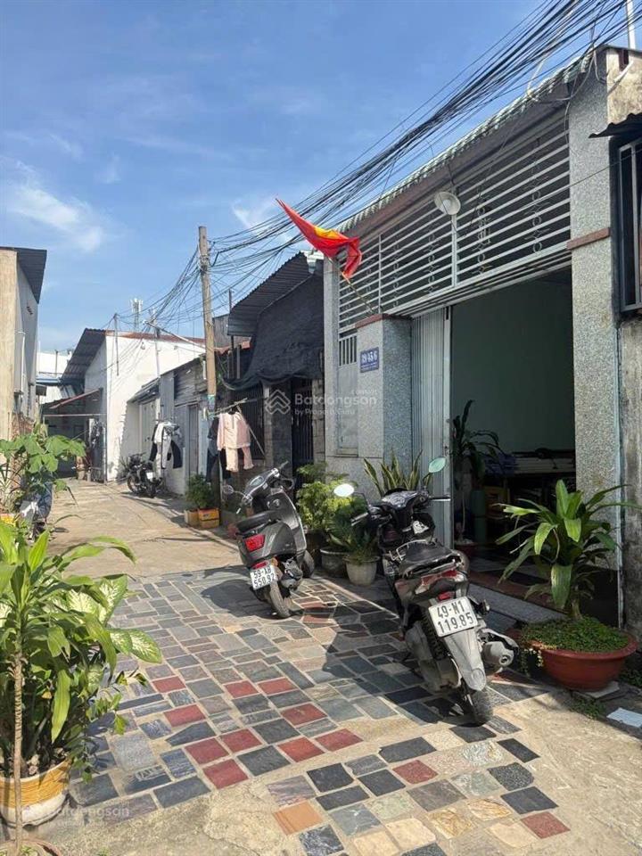 Nhà đẹp ngay chợ linh xuân  ôtô đậu cửa  thông khu chế xuất linh trung