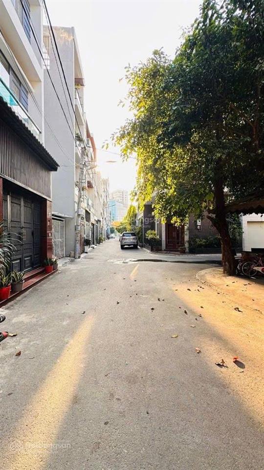Ngộp bank, chủ thiện chí bán nhanh nhà 4 lầu mới toanh, hẻm xe tải 6m, ngay đại lộ phạm văn đồng