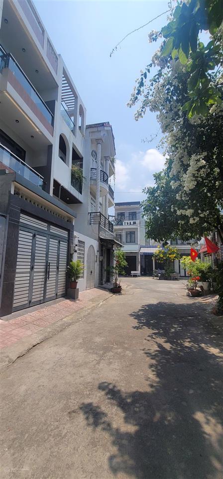 Nhà 2 lầu  hẻm xe tải 7m quay đầu  lê văn chí  đối diện bệnh viện đa khoa thủ đức  sát ga metro