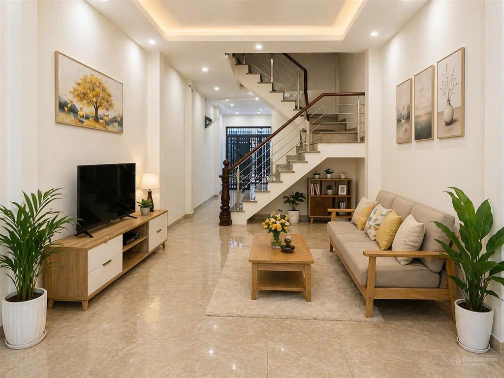 Nhà 2 lầu  hẻm xe tải 7m quay đầu  lê văn chí  đối diện bệnh viện đa khoa thủ đức  sát ga metro