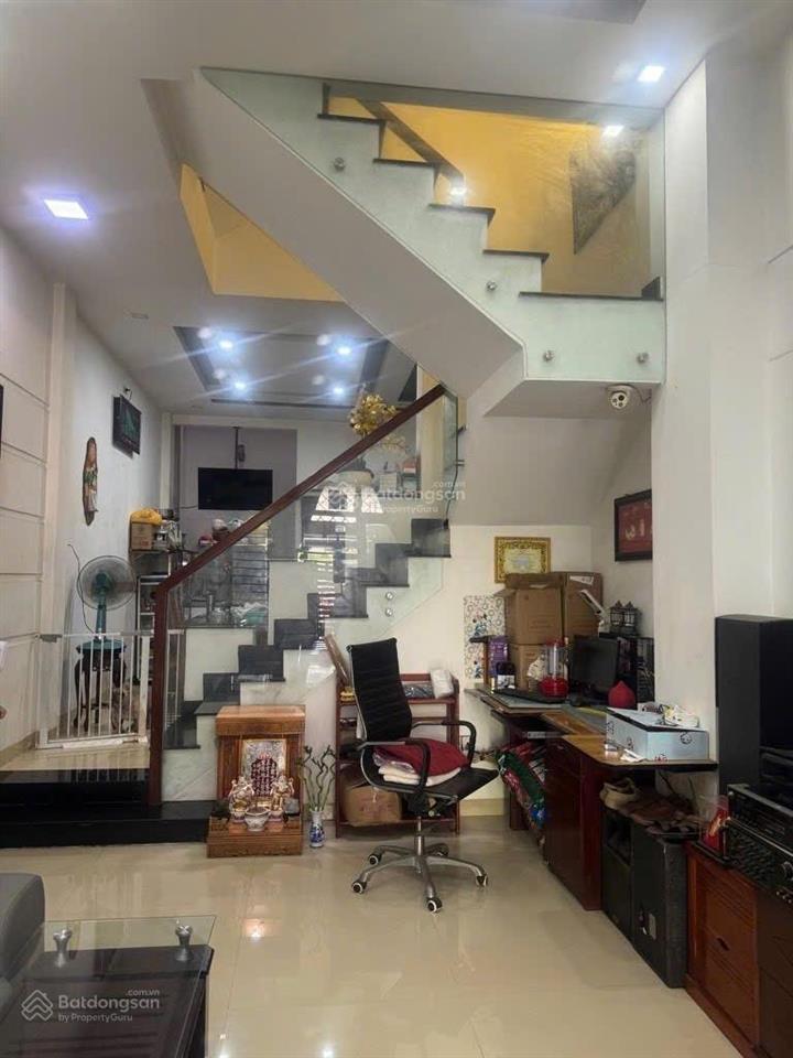 Ngộp bank , bán nhanh về quê, nhà 3 tầng , hẻm ôtô 5m đậu cửa, tt trường thọ  giáp phạm văn đồng