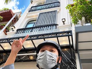 Hẻm xe tải đậu cửa, sát mặt tiền, nhà 4 lầu mới vào ở ngay, gần chợ bà chiểu