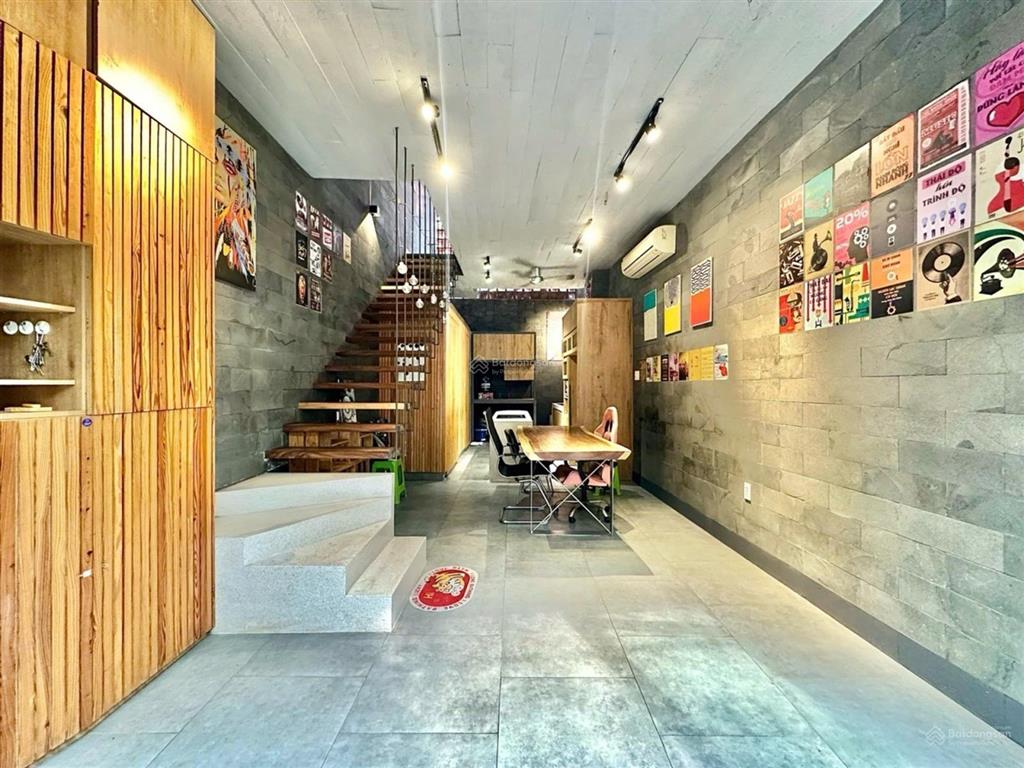 Hẻm ôtô đậu cửa, nhà 4 lầu mới đẹp , vào ở ngay, sát rạch xuyên tâm nguyễn xí, bình lợi