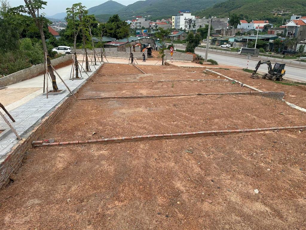 Cần tiền bán gấp lô đất tiếp giáp hạ long xanh giá hợp lý