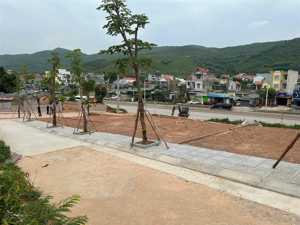 Bán đất tại đại yên, lõi trung tâm hạ long xanh giá 2,4 tỷ. 72,6 m2, giá cực chất