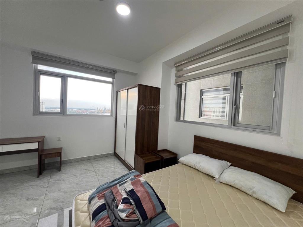 Căn 2pn view sông giá tốt đầy đủ nội thất