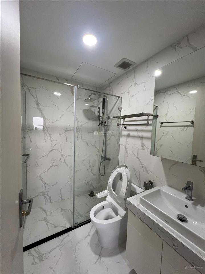 Căn 2pn view sông giá tốt đầy đủ nội thất
