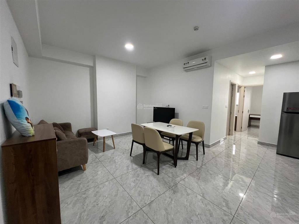 Căn 2pn view sông giá tốt đầy đủ nội thất