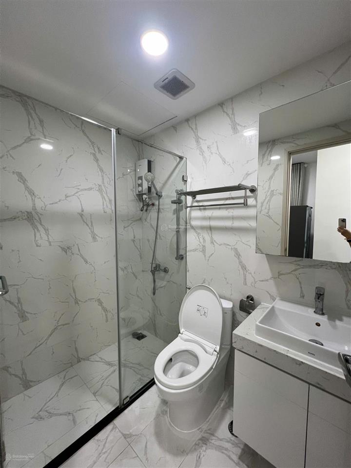 Căn 2pn view sông giá tốt đầy đủ nội thất