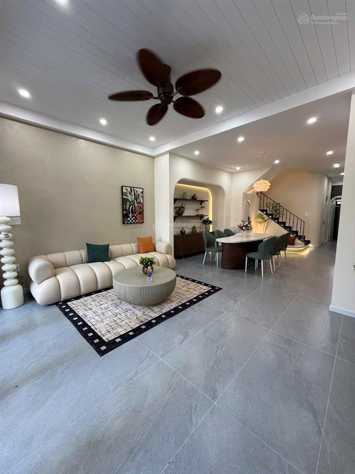 Bán gấp nhà 3 tầng đường huỳnh ngọc đủ hoà xuân  đẹp xịn