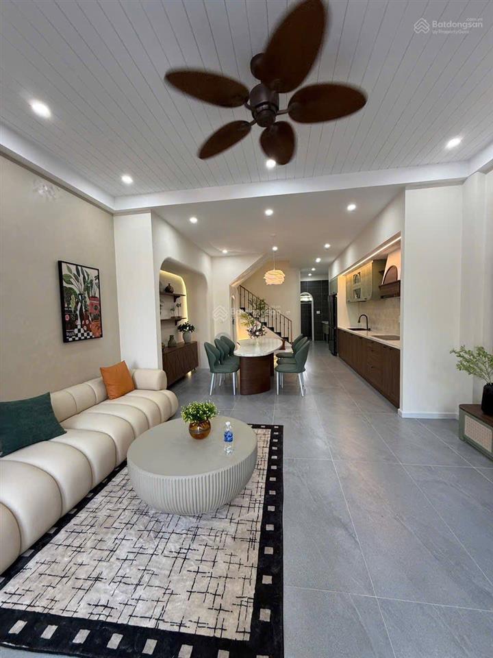 Bán gấp nhà 3 tầng đường huỳnh ngọc đủ hoà xuân  đẹp xịn