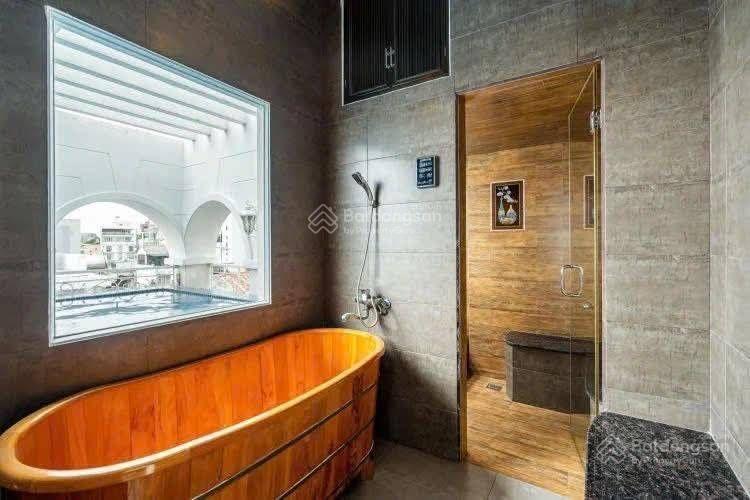 Cần bán khách sạn 4* tại hoàng diệu  phú nhuận  phú nhuận
