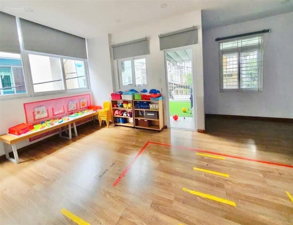 Mặt tiền lô góc 5 tầng  nhiêu tứ  phú nhuận 120m2  gần phan xích long  giá 28 tỷ