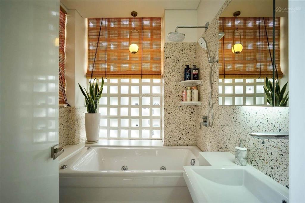 Nhà lô góc mặt tiền 5 tầng bùi văn thêm  phú nhuận  95m2 thang máy + gara ô tô  nhỉnh 24 tỷ