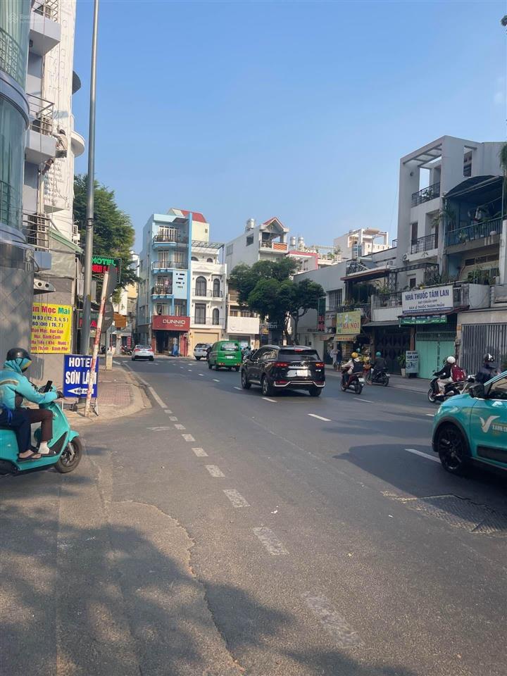 Siêu phẩm khách sạn 4 tầng  đào duy anh  phú nhuận dòng tiền cao, vị trí vip  nhỉnh 25 tỷ