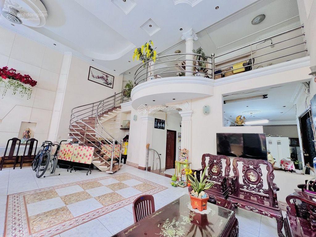 Siêu biệt thự trung tâm phan xích long phú nhuận  240m2  ngang 12m  sát mặt tiền  sổ đẹp