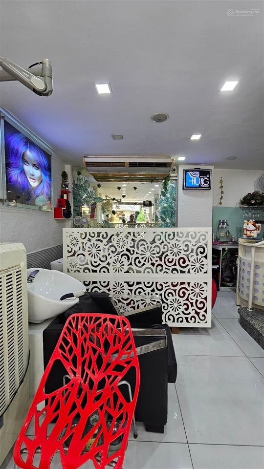 Mặt tiền huỳnh văn bánh  phú nhuận  đường rộng 20m có lề, kinh doanh đa ngành, sổ đẹp  38.5 tỷ