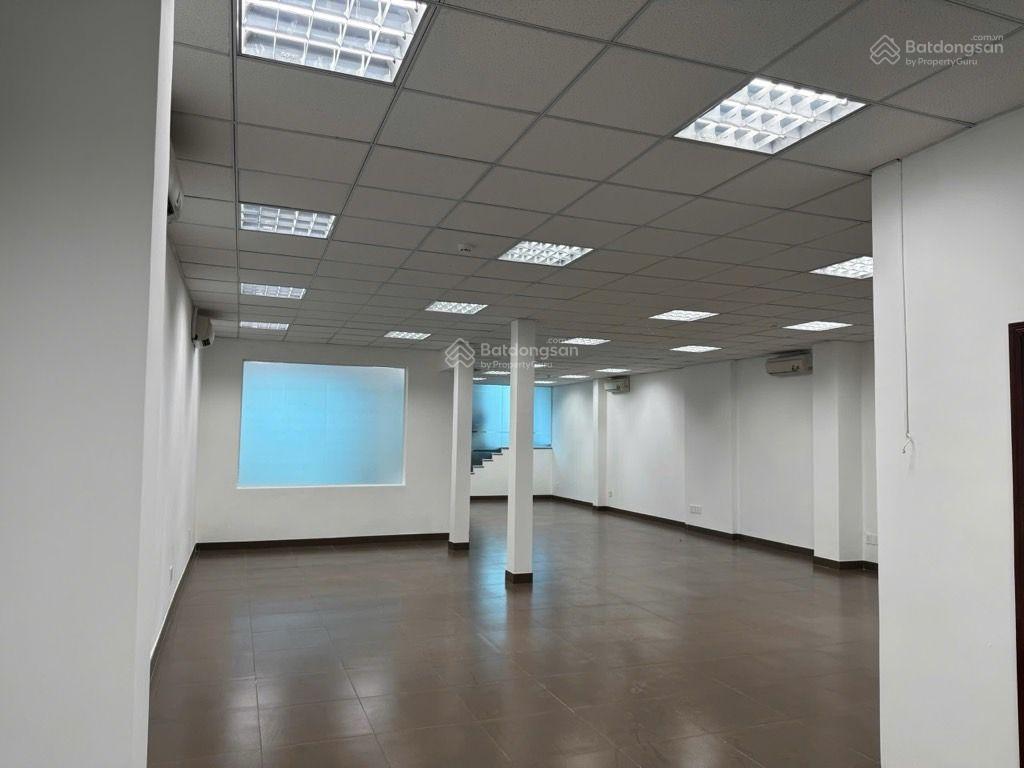 Tòa nhà mặt tiền hoàng diệu  phú nhuận 5 tầng có thang máy, dòng tiền 155 triệu/tháng, 126 tỷ