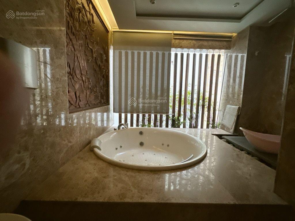 Giảm nhanh 5 tỷ. biệt thự 163.5m2 5 tầng huỳnh văn bánh  p14  phú nhuận  8x20m  36.9 tỷ