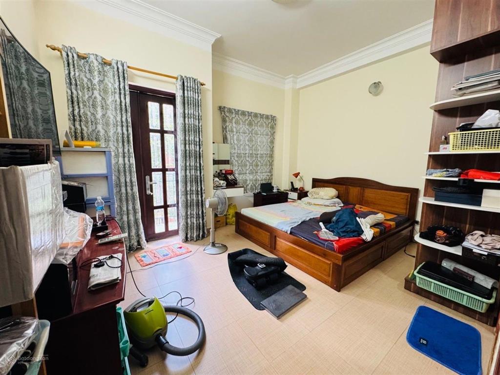 Nhanh thì còn  mặt tiền kinh doanh hoa lan  phú nhuận  50m2  5 tầng  chỉ nhỉnh 15 tỷ