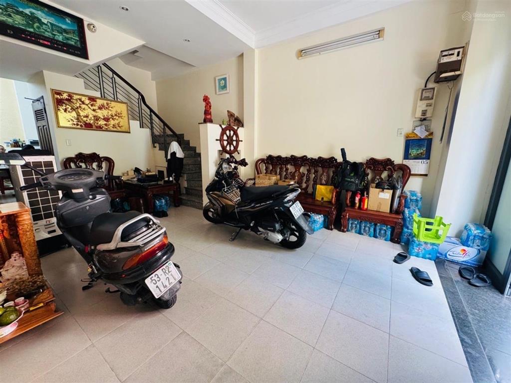 Nhanh thì còn  mặt tiền kinh doanh hoa lan  phú nhuận  50m2  5 tầng  chỉ nhỉnh 15 tỷ