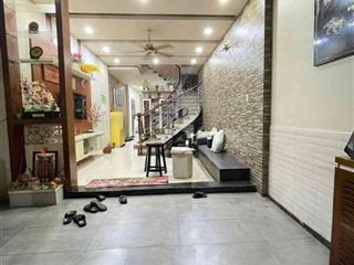 Giảm chào  mtkd ngay phan đăng lưu  phú nhuận ~80m2  4 tầng  sổ vuông vức.