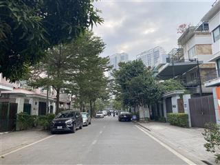 Mới ra bán nhanh căn bt phân khu bt5 ngoại giao đoàn nhà đã hoàn thiện full nt giá 72 tỷ tl