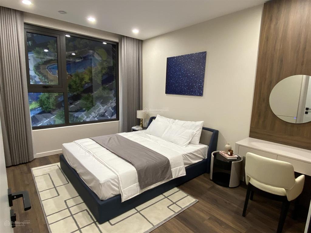 Mới ra bán nhanh căn hộ 3pn giá 10 tỷ. nhà thiết kế full nội thất. có lốt ô tô và ngân hàng htls
